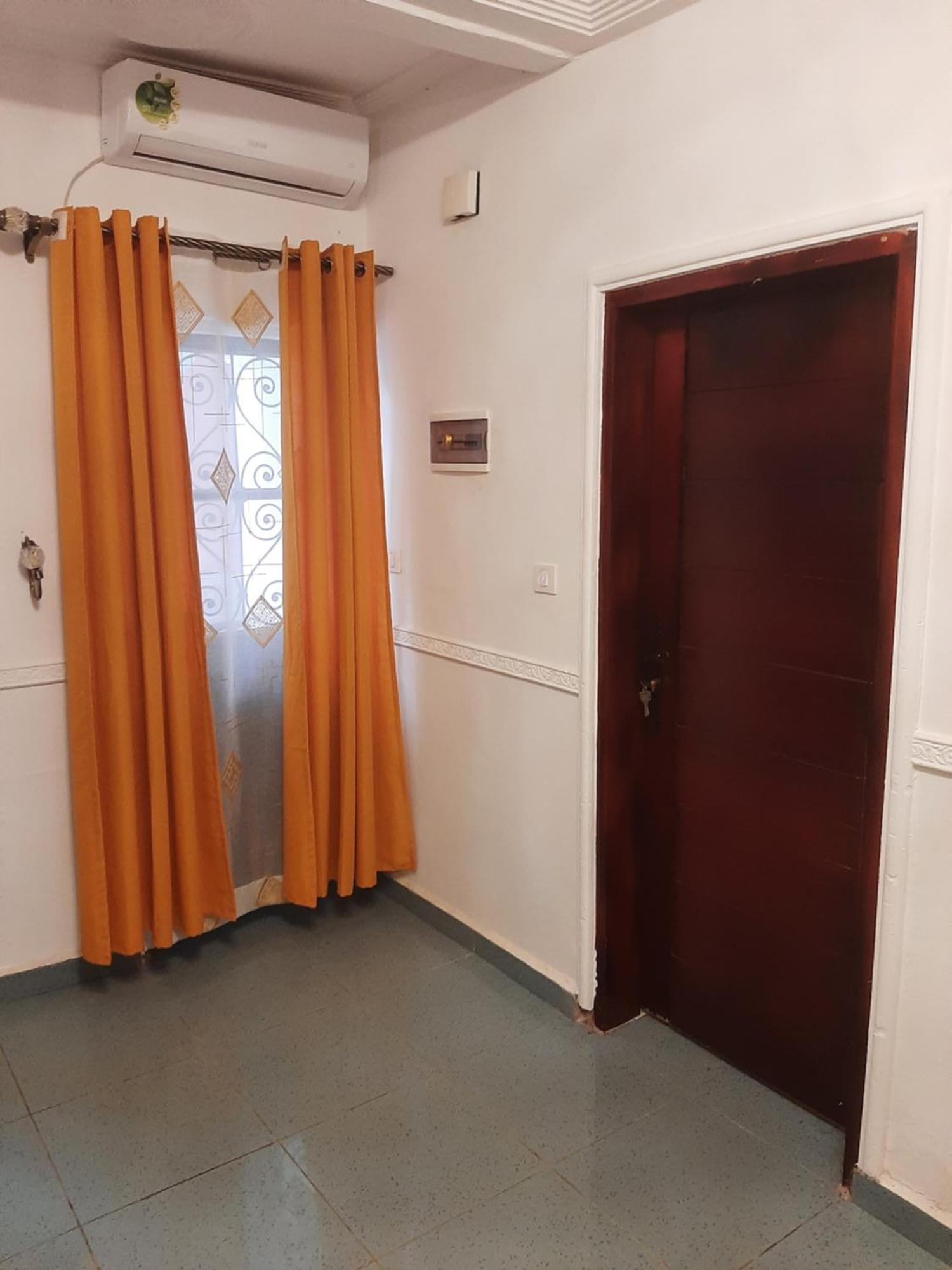 Residence P P M Odza Яунде Экстерьер фото